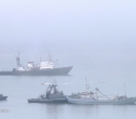 Вспомогательные корабли ВМФ. На заднем плане спасательное судно проекта 1452
